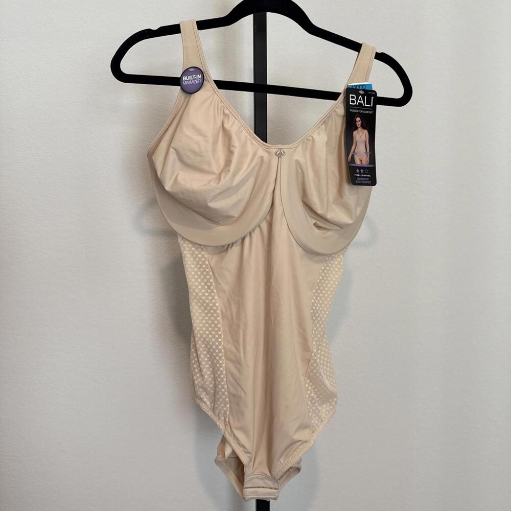 NWT Bali Body Shaper Cool Comfort Built-in Bra 42DDD Comfort-U Adjustable straps - Picture 3 of 9
